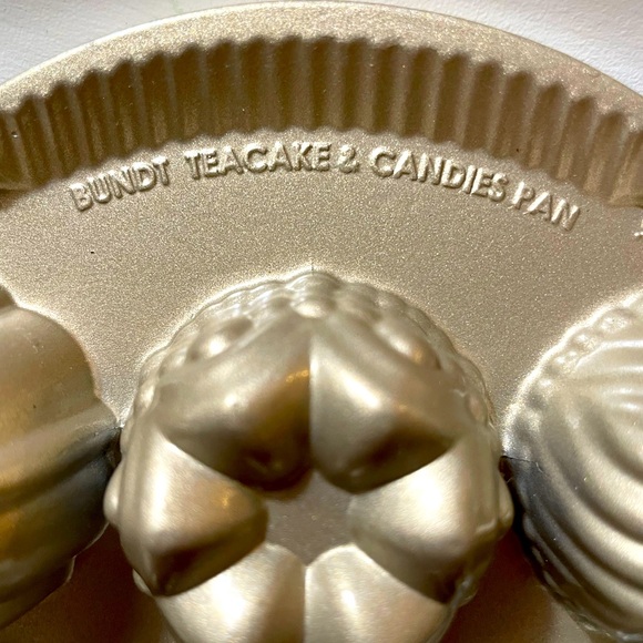 NWOT-Nordic Ware Mini Bundt Pan from Williams-Sonoma - Picture 3 of 5